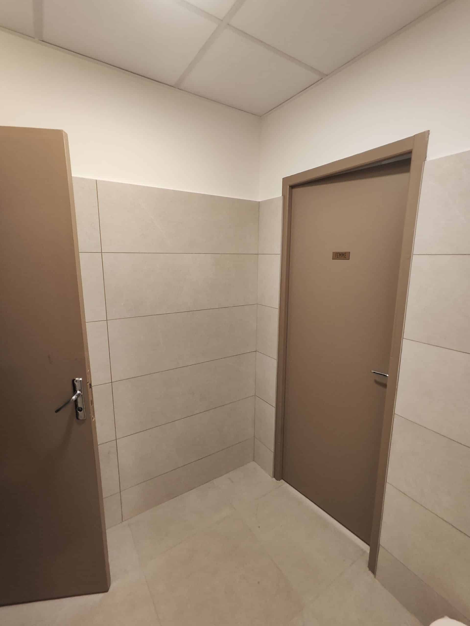SAS d'acces aux sanitaires apres travaux